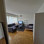 Cozy Studio Near Un