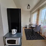 Cozy Studio Near Un